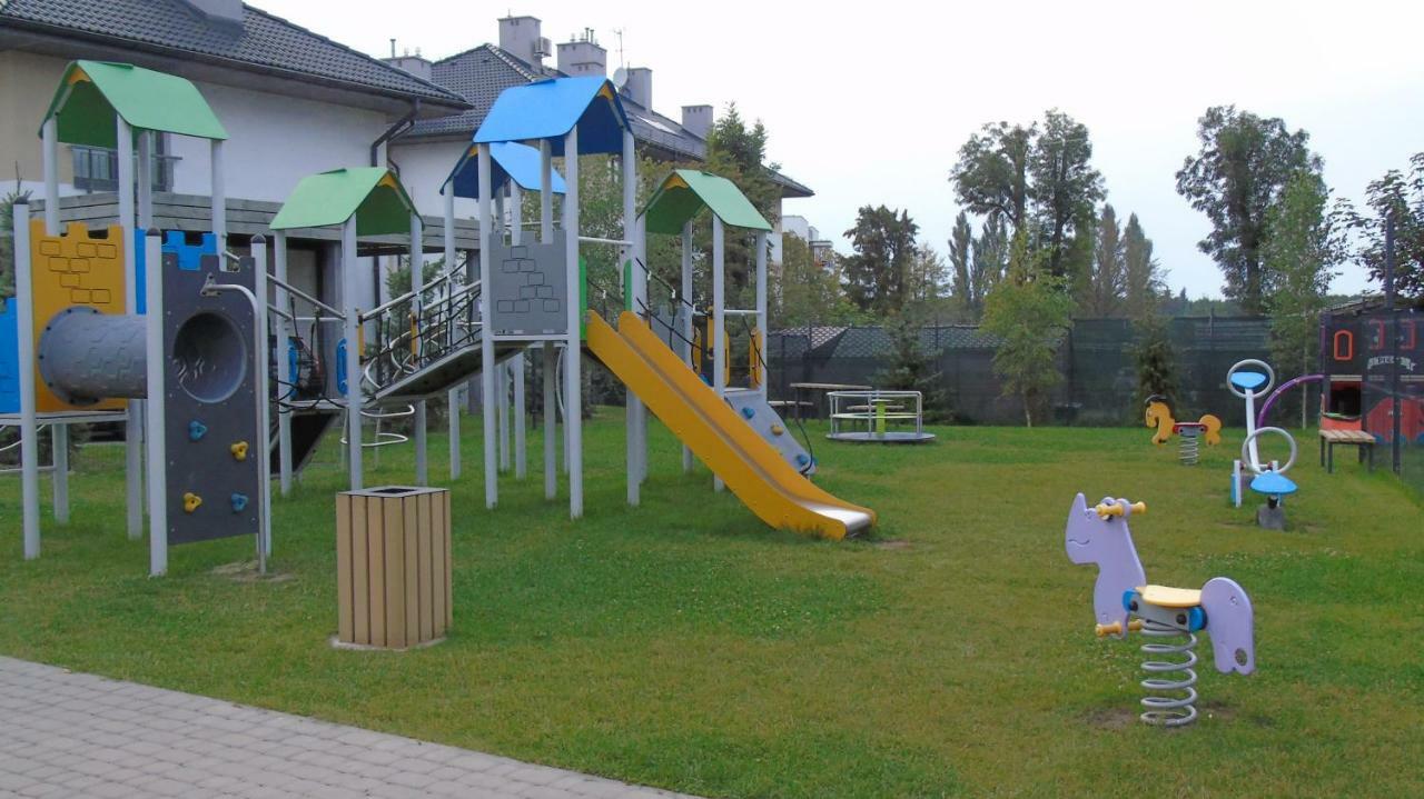 Marina I Dom Rodzinny - Basen Zewnetrzny, Kort Tenisowy, Silownia, Plac Zabaw, Boisko - 365Pam Ustronie Morskie Luaran gambar